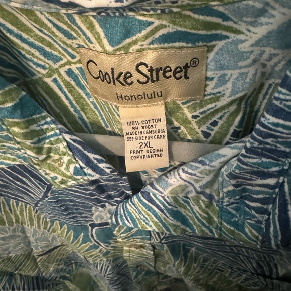 A bundle of 8 Men's Casual Button Down Shirt - Tropical Print - Picture 5 of 8